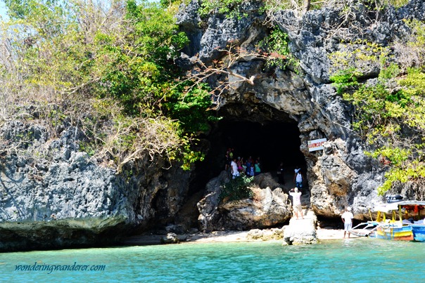 Cuenco Cave near the Children's Island