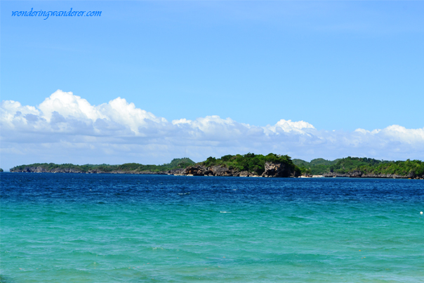 Alubihod Beach's clean and blue sea