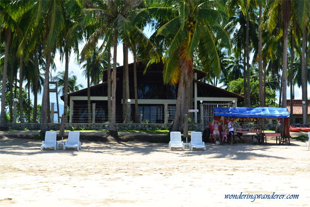 A small resort in Nacpan Beach
