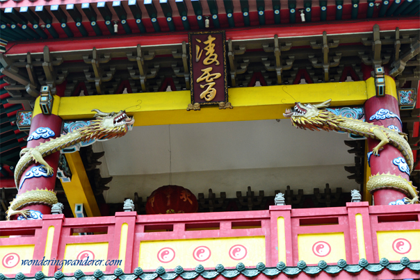 Chinese temple's twin dragons - Binondo, Manila