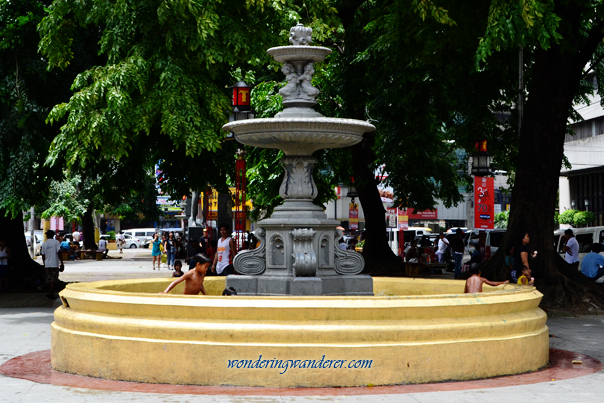 Plaza San Lorenzo Ruiz in front of Binondo Church