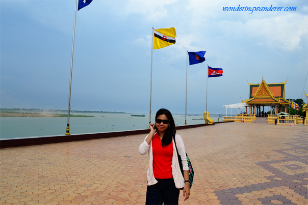 Tonle Sap River near the Royal Palace Park