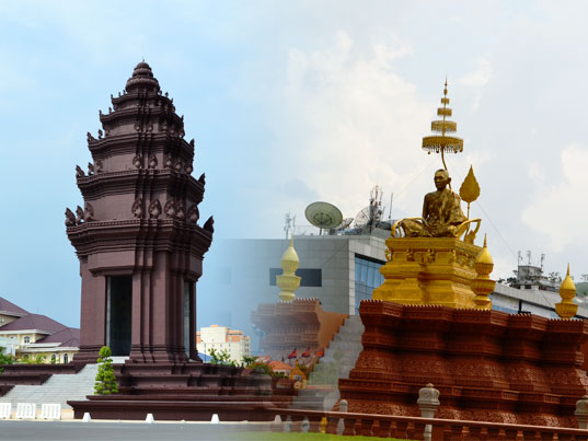 Independence Monument & Chuon Nath Statue - Phnom Penh