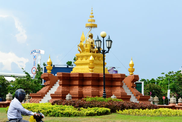 Golden statue in Phnom Penh