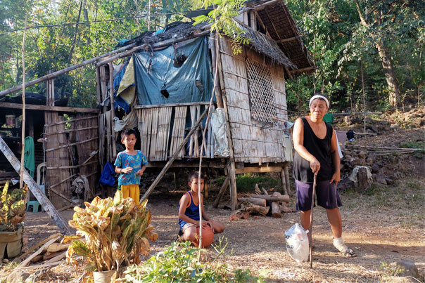 Impoverished single mom living in nipa hut
